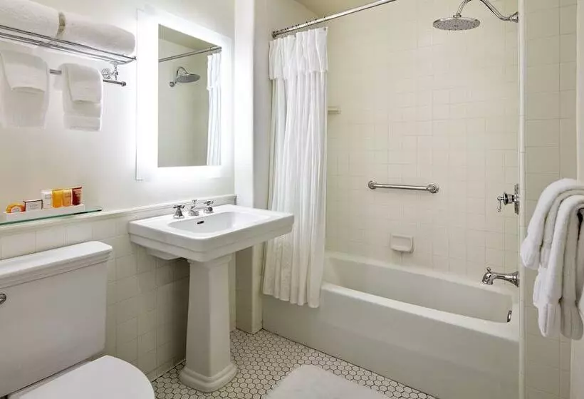 Отель Glorietta Bay Inn