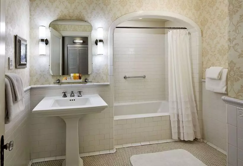 Отель Glorietta Bay Inn