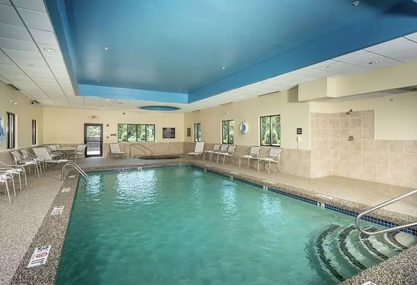 בית מלון כפרי Hampton Inn Fall River/westport