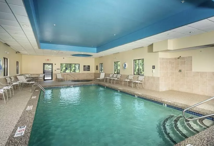 בית מלון כפרי Hampton Inn Fall River/westport