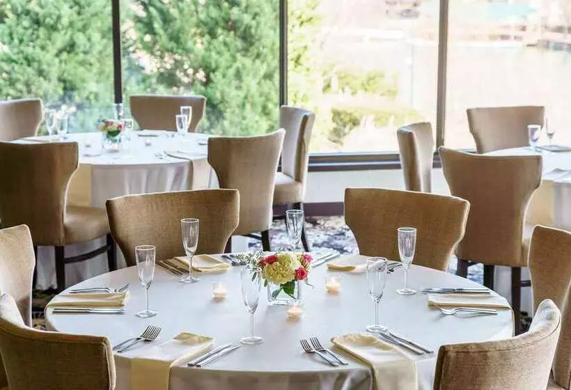 Otel Hilton Charlotte University Place