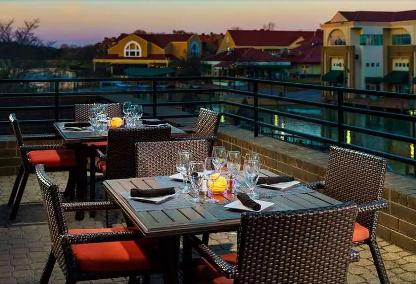 Otel Hilton Charlotte University Place