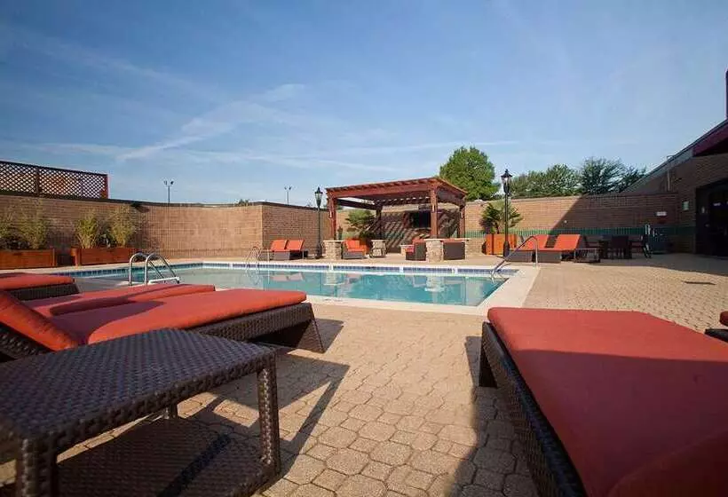 Otel Hilton Charlotte University Place