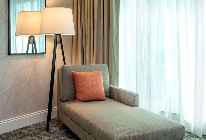 ホテル Hilton Greenville