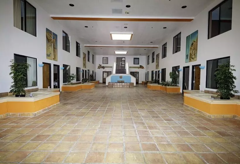 Hotel Howard Johnson By Wyndham Gallup