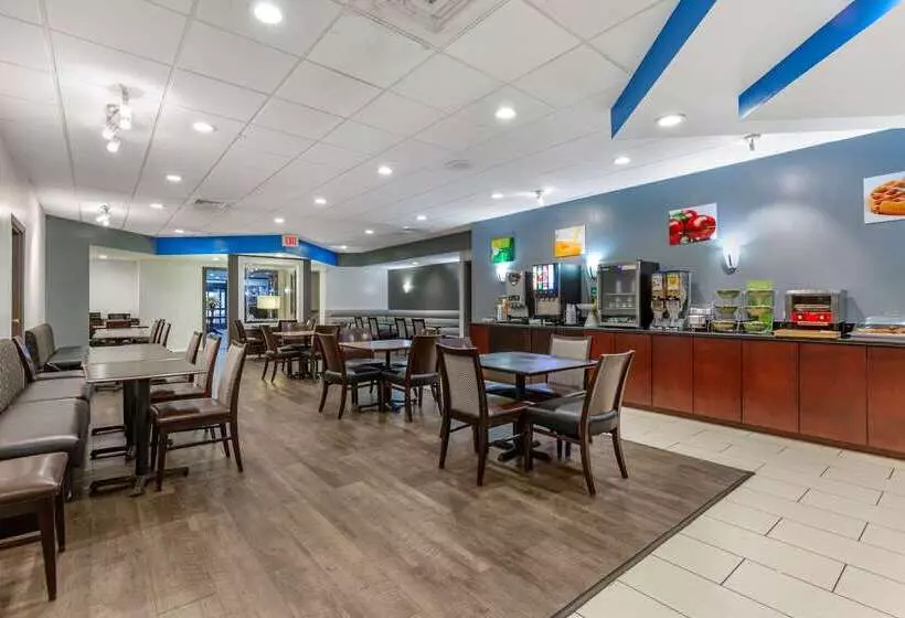 ホテル Quality Inn Windsor Mill   Baltimore