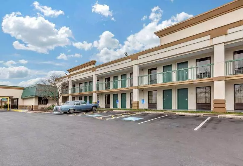 ホテル Quality Inn Windsor Mill   Baltimore