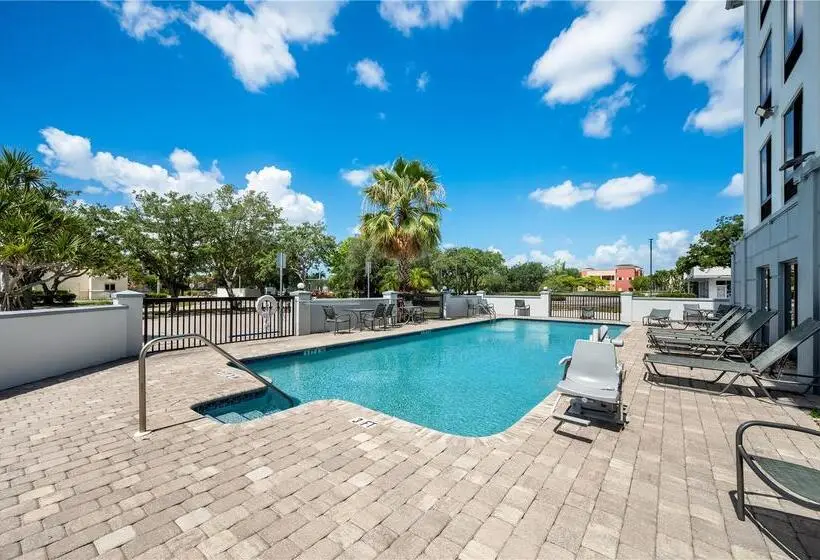 ホテル Red Roof Plus Fort Myers