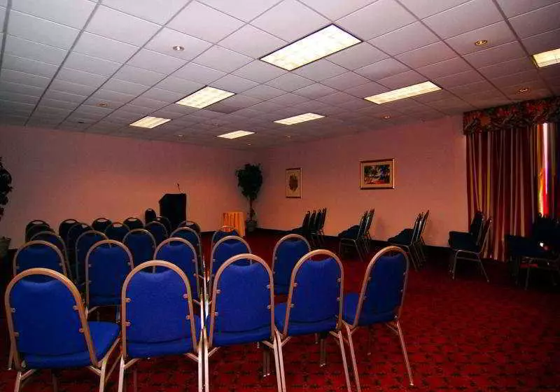 Отель St. Stephen Coptic Orthodox Church & Retreat Center