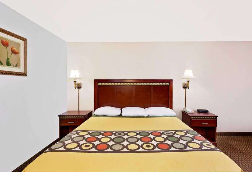 فندق Super 8 By Wyndham Plainview