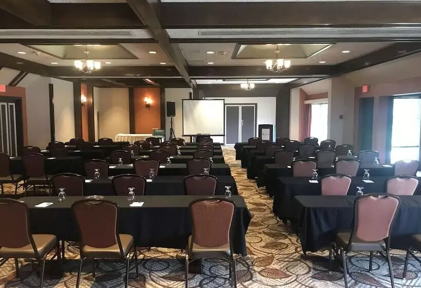 Surestay Plus Hotel By Best Western Lehigh Valley