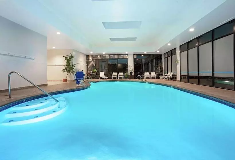 ホテル Spark By Hilton Colorado Springs I 25 Central