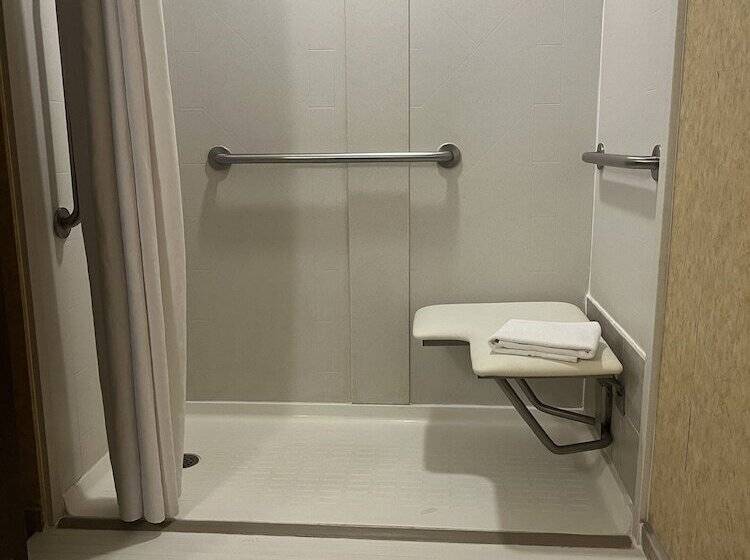 هتل Spark By Hilton Colorado Springs I 25 Central