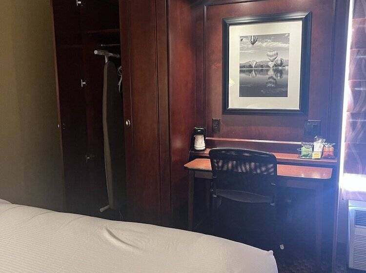 هتل Spark By Hilton Colorado Springs I 25 Central