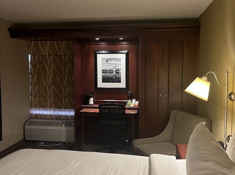 هتل Spark By Hilton Colorado Springs I 25 Central