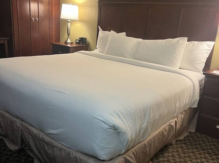 هتل Spark By Hilton Colorado Springs I 25 Central