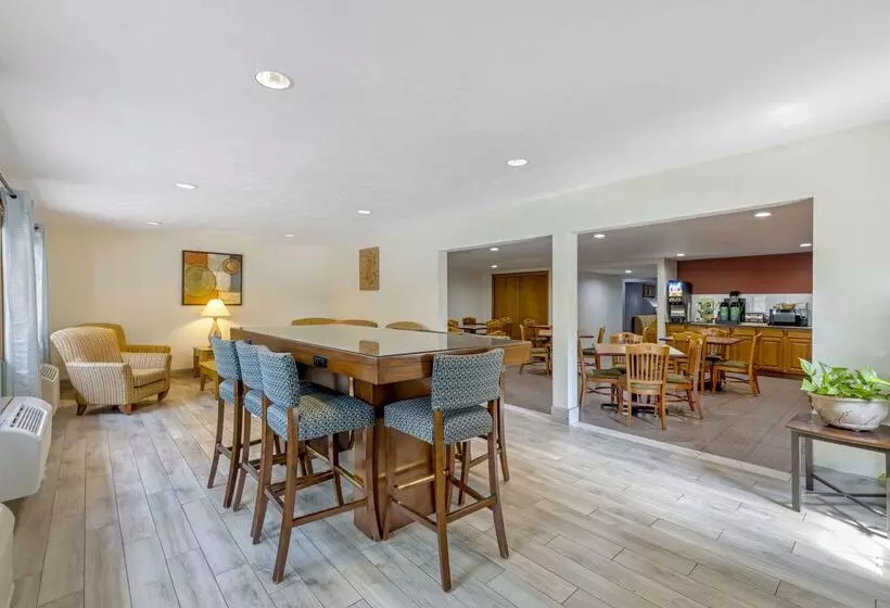 모텔 Quality Inn & Suites Lincoln South