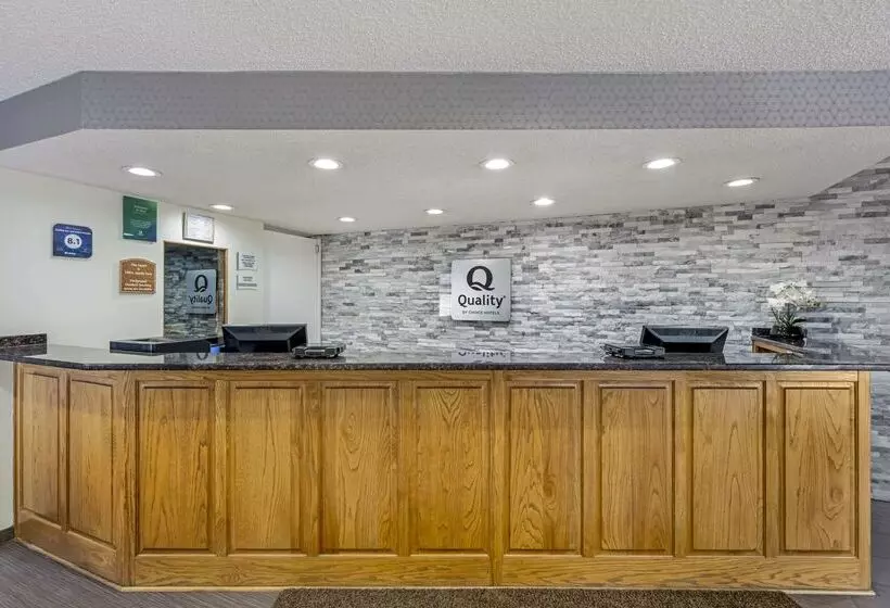 모텔 Quality Inn & Suites Lincoln South