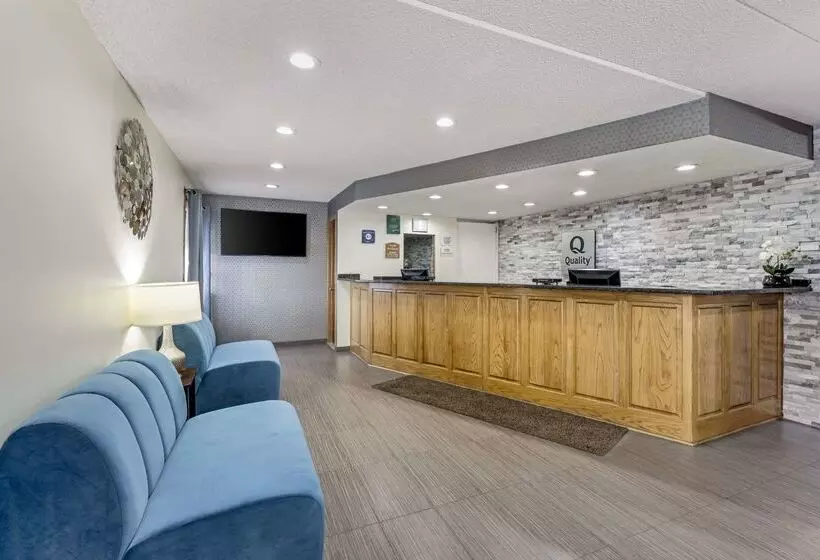 모텔 Quality Inn & Suites Lincoln South