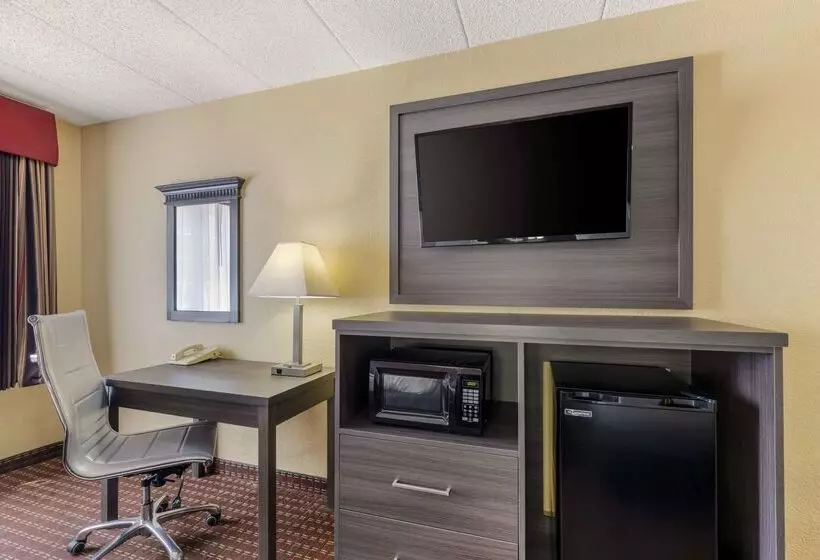 모텔 Quality Inn & Suites Lincoln South