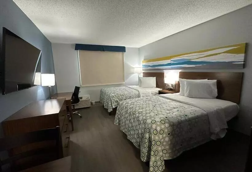 ホテル Hometowne Studios By Red Roof & Conference Center Cortland