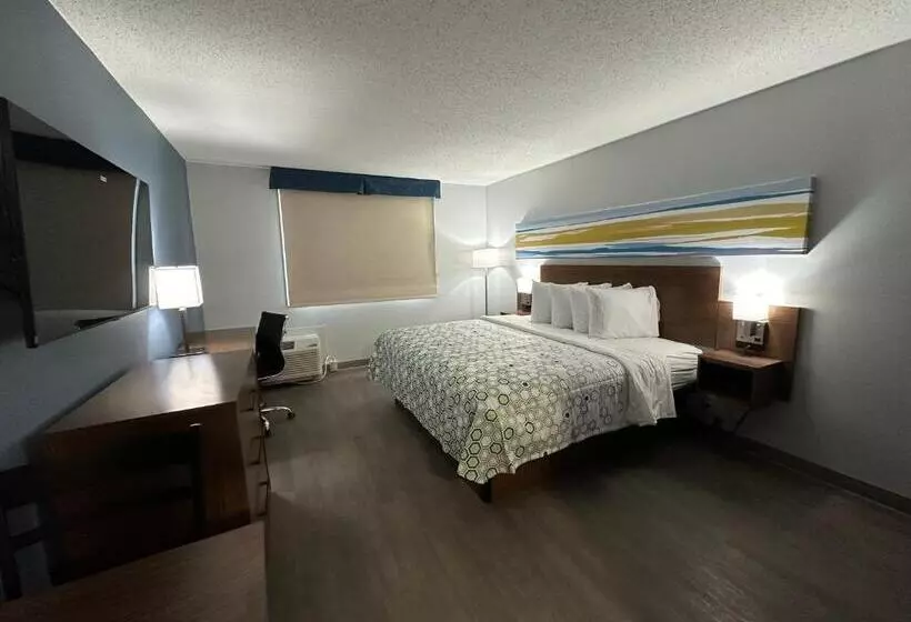 ホテル Hometowne Studios By Red Roof & Conference Center Cortland