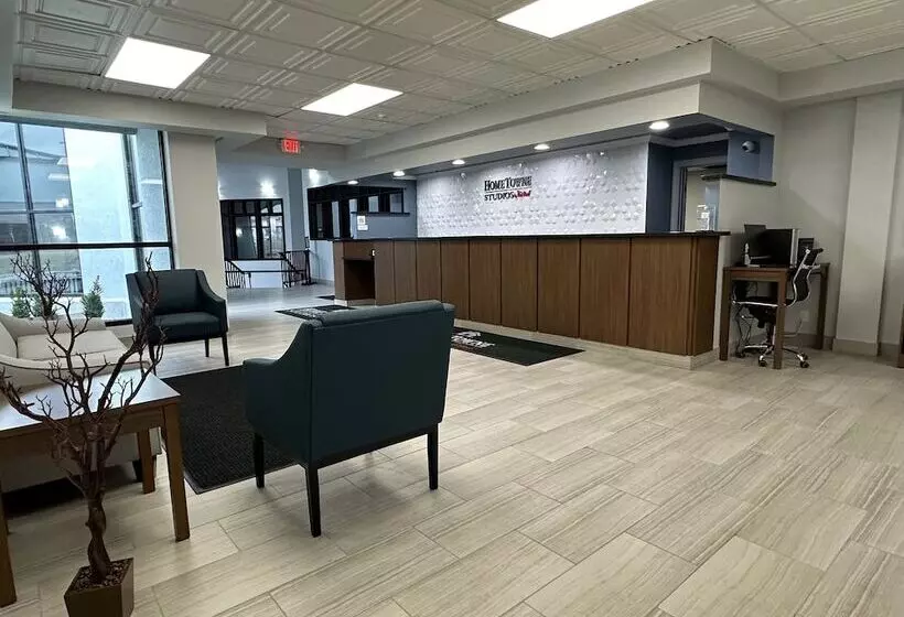 ホテル Hometowne Studios By Red Roof & Conference Center Cortland