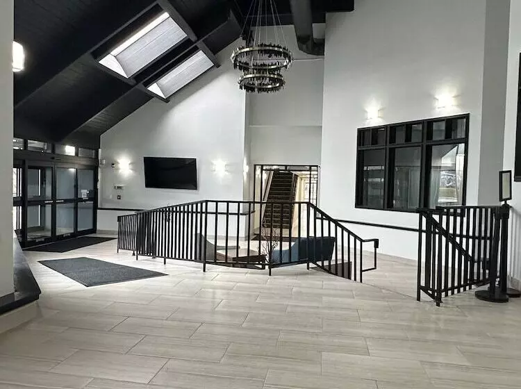 ホテル Hometowne Studios By Red Roof & Conference Center Cortland