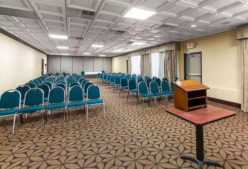 Szálloda Clarion Inn Columbia Airport