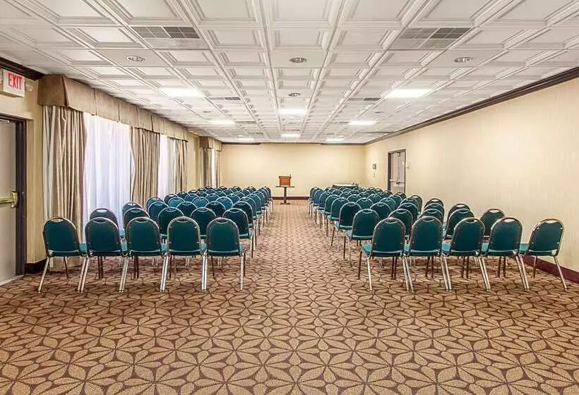 Szálloda Clarion Inn Columbia Airport