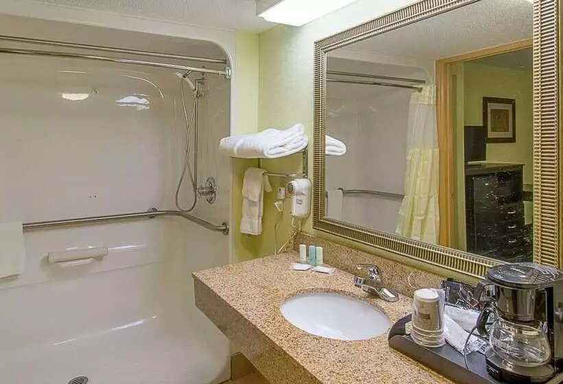 Szálloda Clarion Inn Columbia Airport