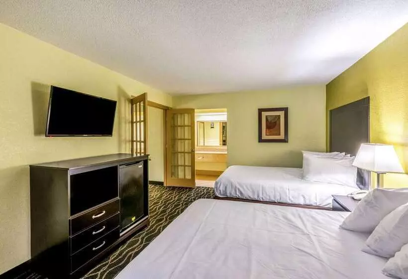 Szálloda Clarion Inn Columbia Airport