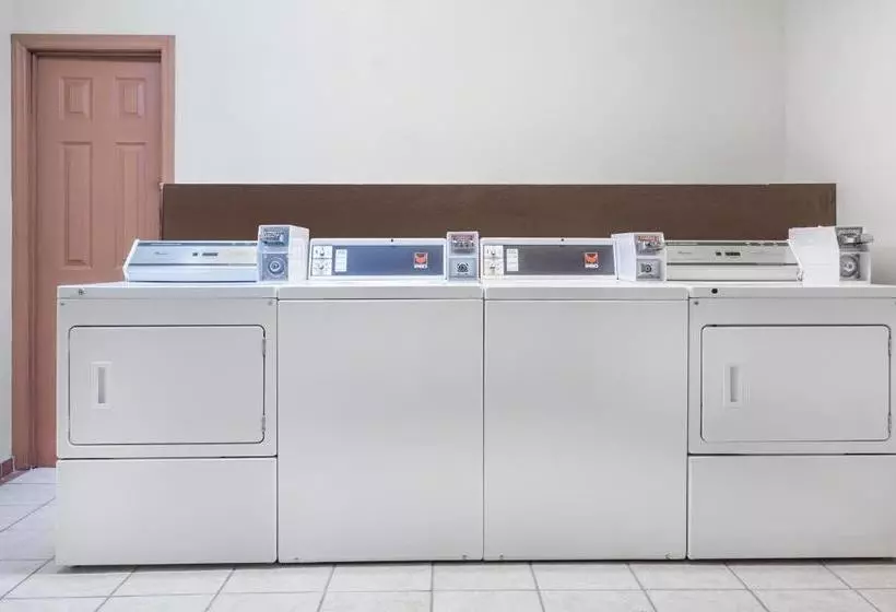 ホテル Days Inn By Wyndham Asheville/mall