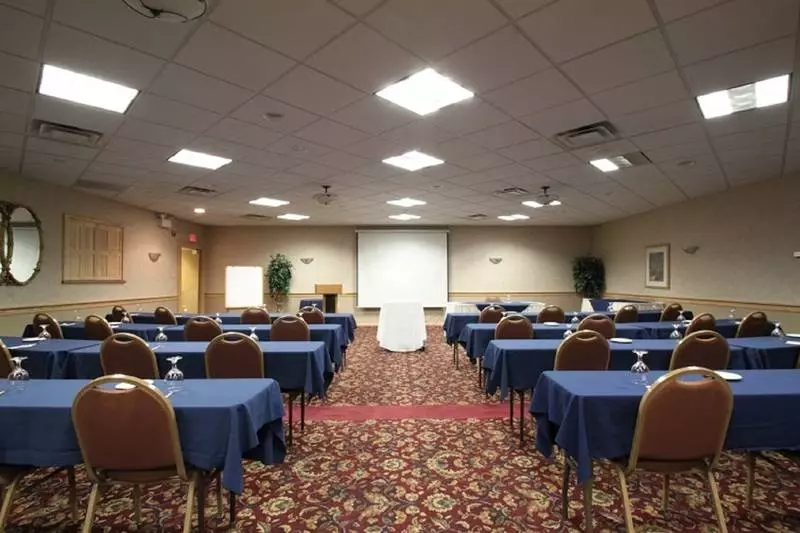 Отель Fireside Inn & Suites Portland