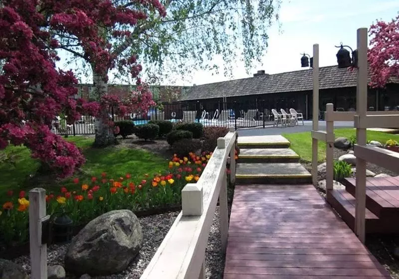 Отель Fireside Inn & Suites Portland