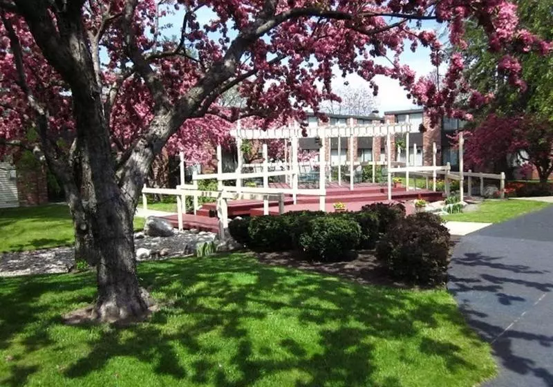 Отель Fireside Inn & Suites Portland