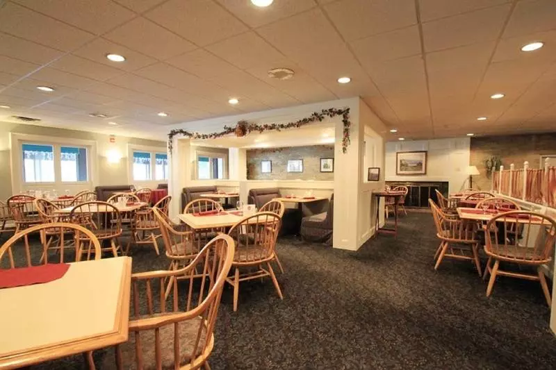 Отель Fireside Inn & Suites Portland