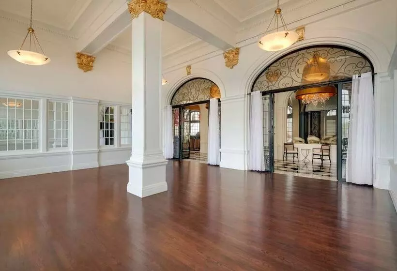 호텔 Grand Galvez Resort, Autograph Collection