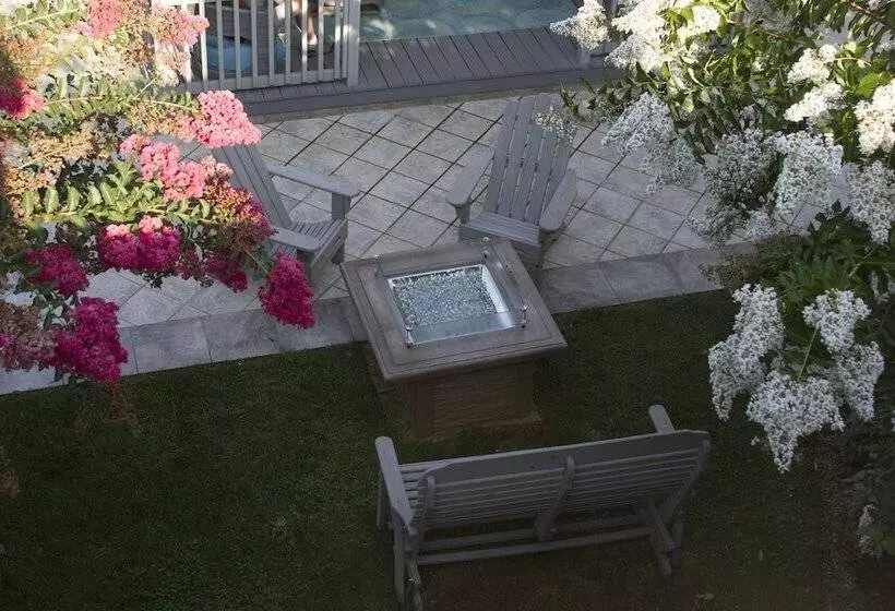 ホテル Holiday Inn Asheville East Blue Ridge Pkwy, An Ihg