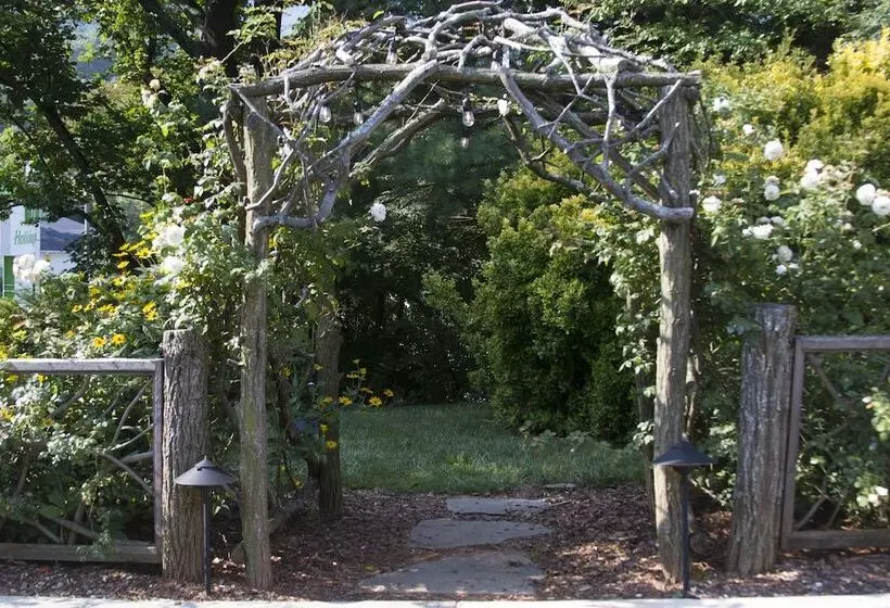 ホテル Holiday Inn Asheville East Blue Ridge Pkwy, An Ihg