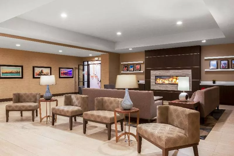 فندق Holiday Inn La Mirada Buena Park, An Ihg