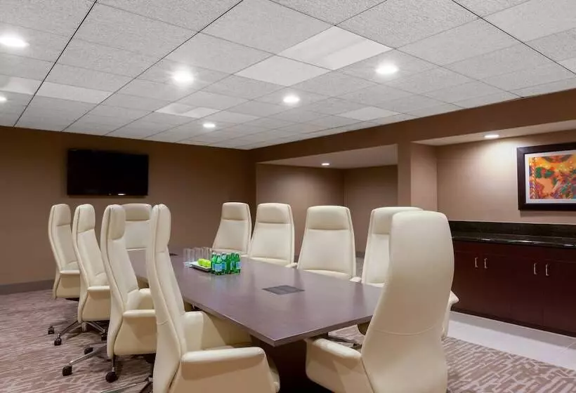 فندق Holiday Inn La Mirada Buena Park, An Ihg