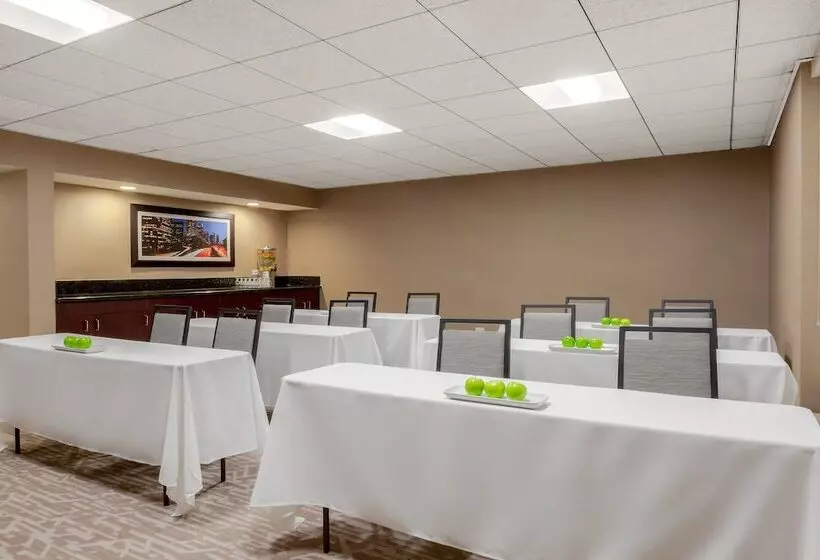 فندق Holiday Inn La Mirada Buena Park, An Ihg