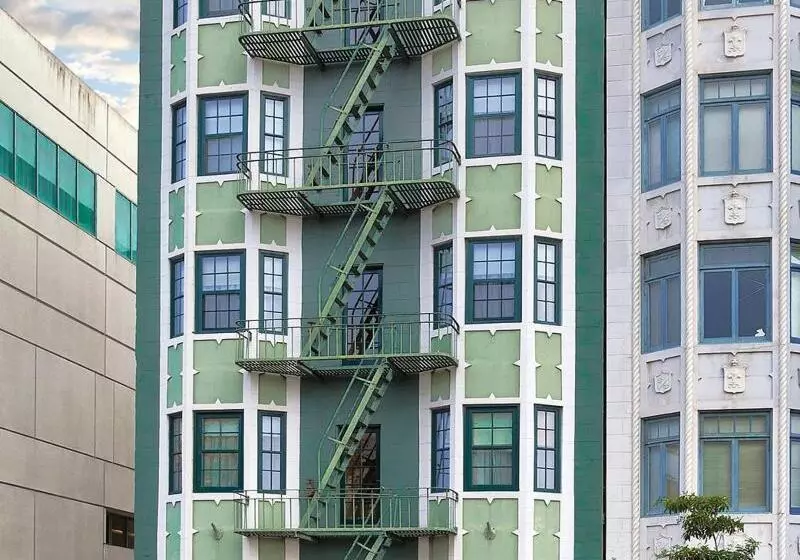 فندق Inn At The Opera