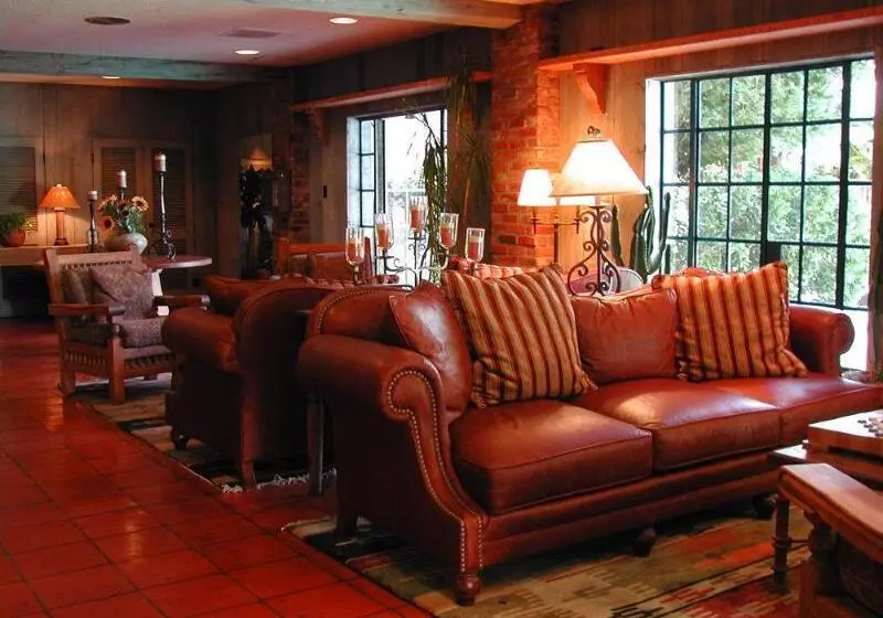 Отель Inn Of The Governors