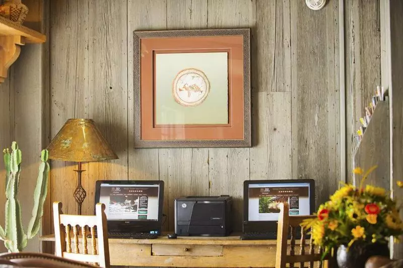 Отель Inn Of The Governors