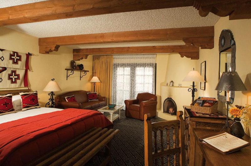 هتل Inn Of The Governors