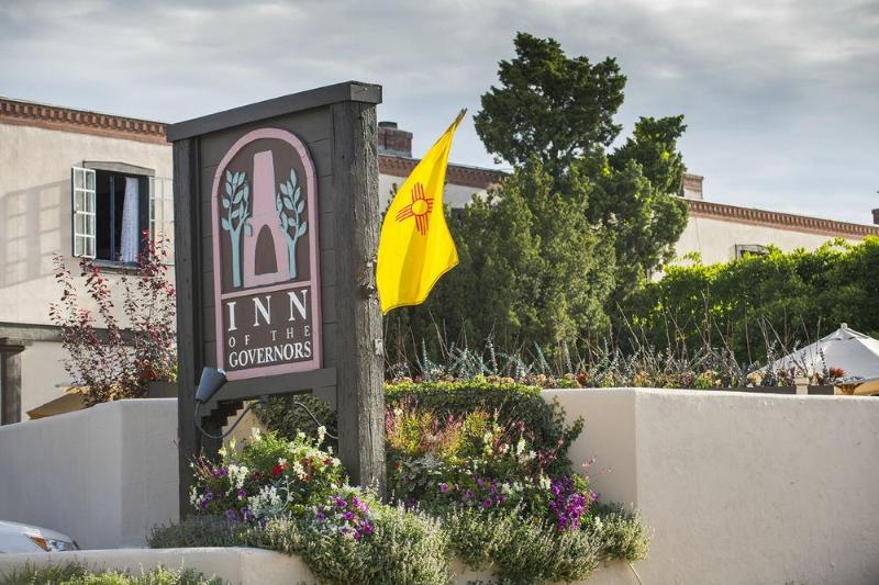 هتل Inn Of The Governors