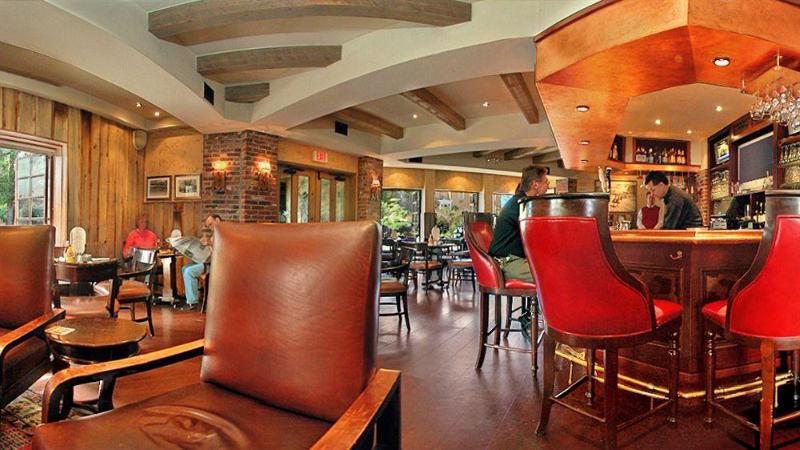 هتل Inn Of The Governors