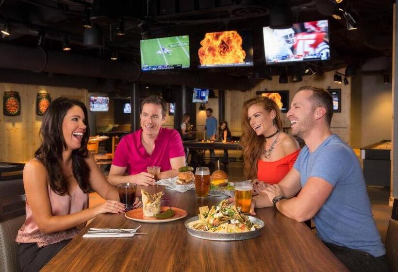 فندق Nugget Casino Resort